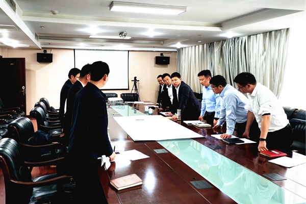 1682580356354056.jpg 图2:聚会现场_副本.jpg