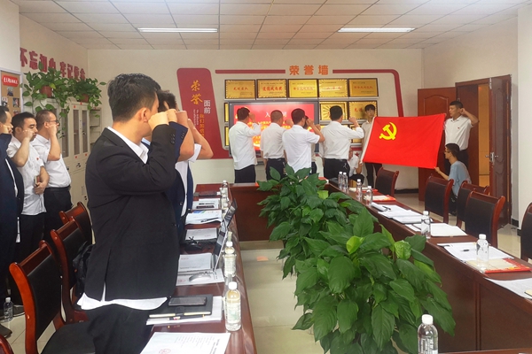 1689751144192672.jpg 瓦斯抽采队开展主题党日运动_副本.jpg