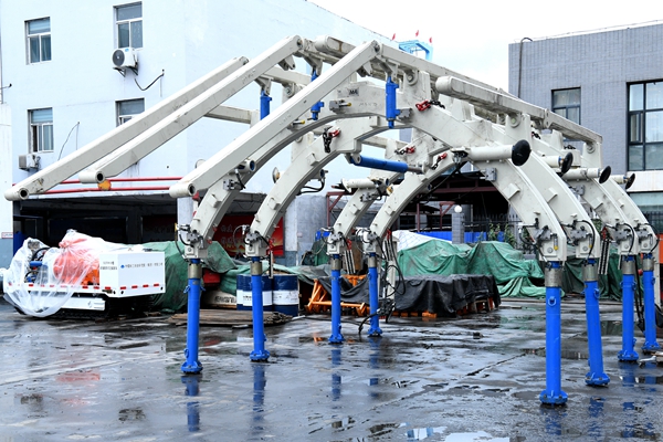 1701766547181364.jpg 图1滑移式暂时支护装置_副本.jpg