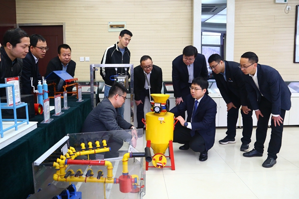 1642146234168082.jpg 6——以师带徒.jpg