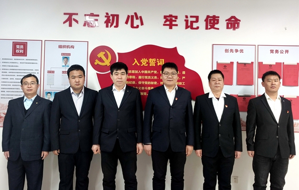1644459627196045.jpg 胡家河矿第一名综掘一队.jpg