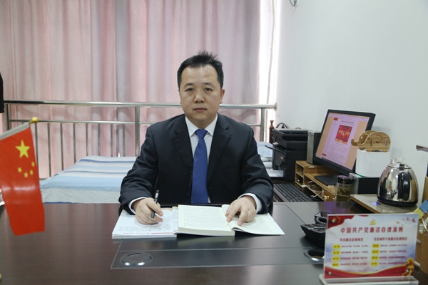 1661763733987536.jpg 1.敬业贡献——大梵宇矿综掘一队队长 史江平.JPG