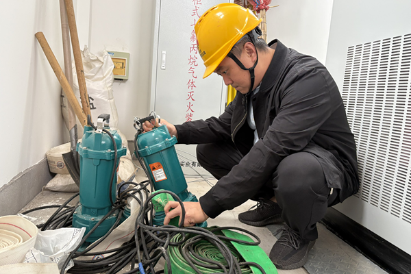 1760948415726347.png 防汛装备检查_副本.png