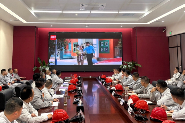 1790068908146877.jpg 警示教育_副本.jpg